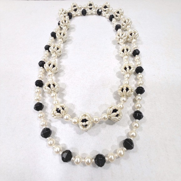Vintage Long Faux Pearl Necklace Black Creamy White Faceted Beads - Picture 5 of 10